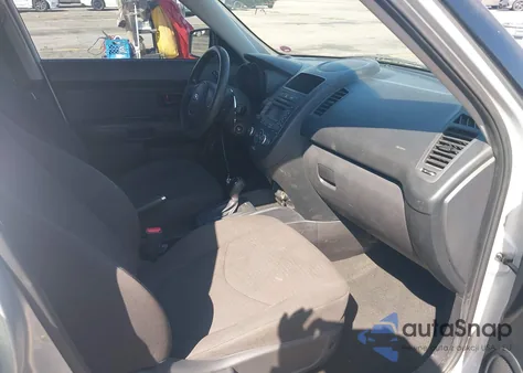 2013 Kia Soul z USA, uszkodzony, nr VIN KNDJT2A5XD7754831